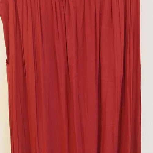 Le Vertige red set like new, skirt with pockets and top with back opening