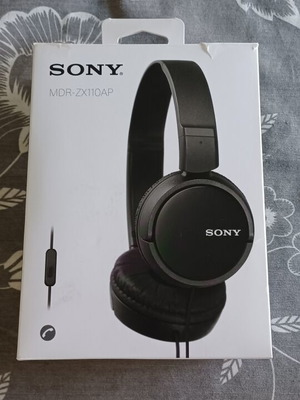 Sony MDR-ZX110AP Headphones like new, wired with microphone