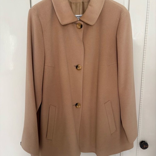 Antonette beige vintage coat size 46 like new