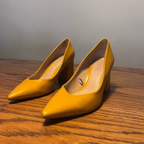Zara pumps used yellow, stylish