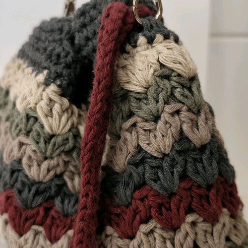 Handmade bucket bag like new, multicolor shoulder style