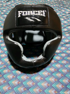 Force 1 kick boxing helmet like new, synthetic leather