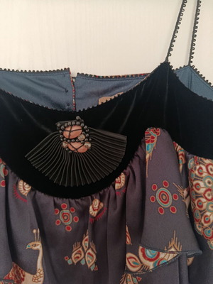 Silk top Betty Blue like new with peacock print