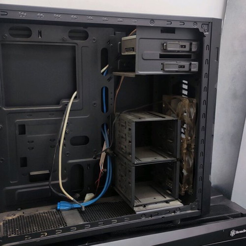 Pc case Fazn used with perimeter marks