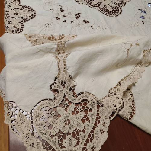 Handmade tablecloth 220x230 like new, beige