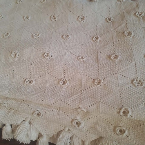 Vintage Handmade Crochet Bedspread like new