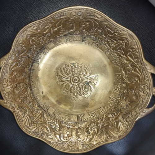 Bronze decorative bowl with wavy edge like new