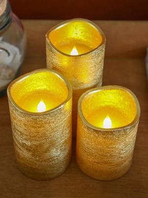 Комплект от 3 златни LED свещи нови