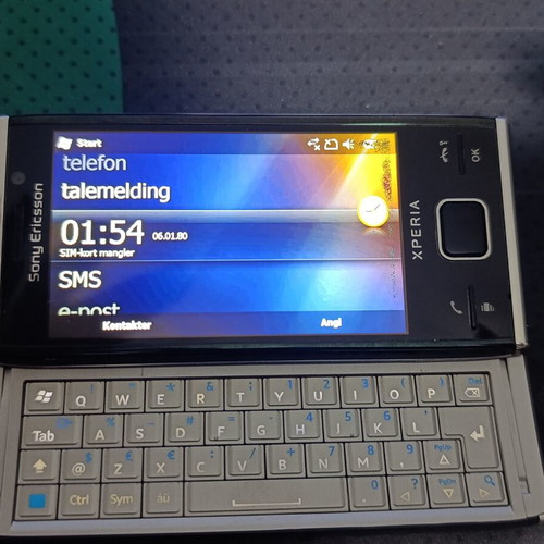 Sony Ericsson Xperia X2 Prototype phone
