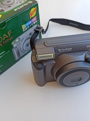 Fujifilm Instax 500AF camera used with autofocus lens