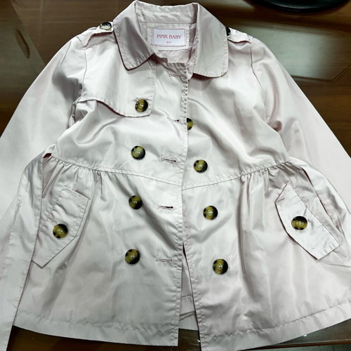 Pink trench coat for girl 6 years like new