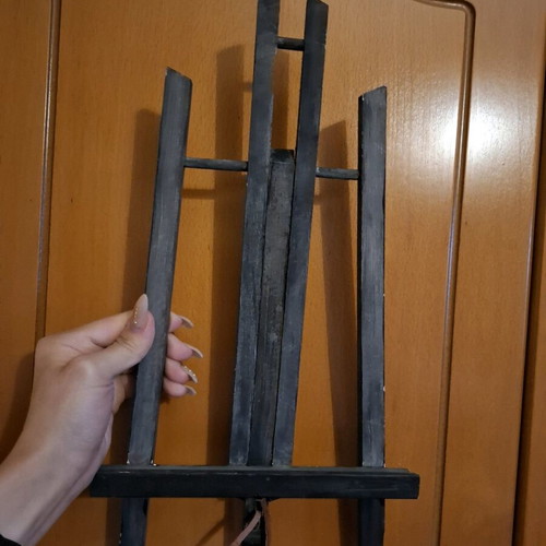 Canvas easel used