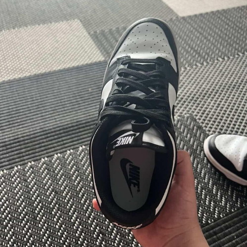 Nike Dunks Pandas like new, black and white
