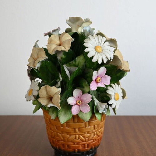 Capodimonte porcelain basket with flowers vintage used, Dino Cucinelli 1982