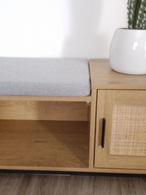 Living room bench like new with storage space