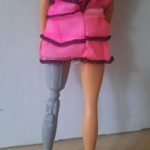 Barbie Fashionistas doll Neysa mold used