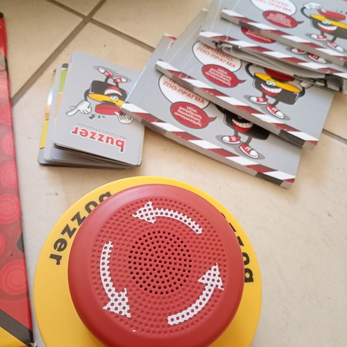 Buzzer electronic board game used, Greek voice, 31 cards
