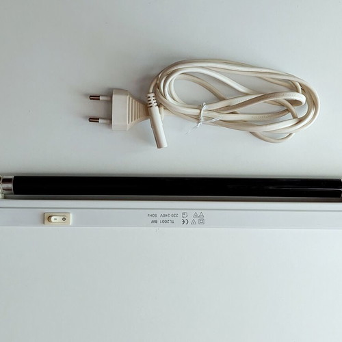 Black Light Portable Lamp with Philips T5 8W UV Bulb like new