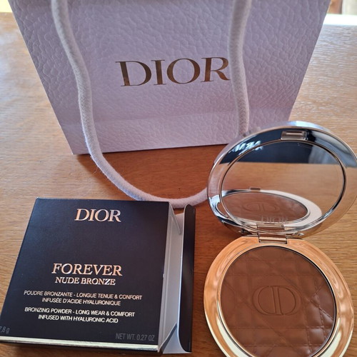 Dior bronzer new with pouch