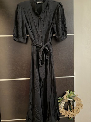 Paranoia dress with belt, like new, black, size M