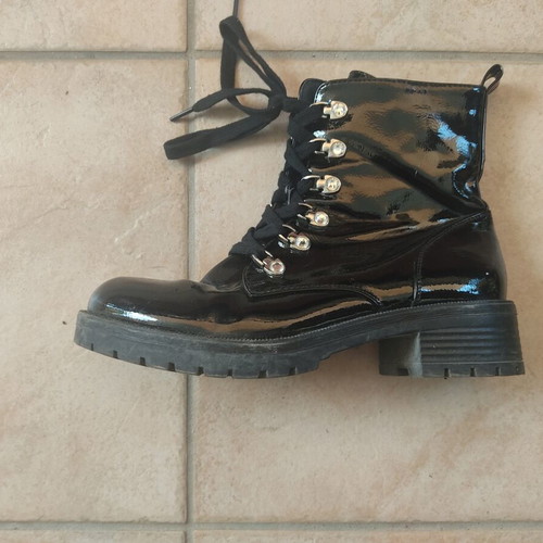 Vanessa Wu black patent leather combat boots size 39 used
