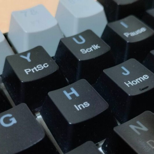 MageGee STAR61 Mechanical Keyboard like new with extra keycaps