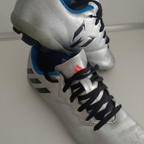 Adidas Messi soccer shoes used, size 34, silver