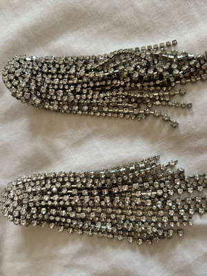 Dangling earrings like new