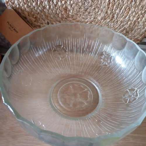 Large serving bowl used, diameter over 29 cm