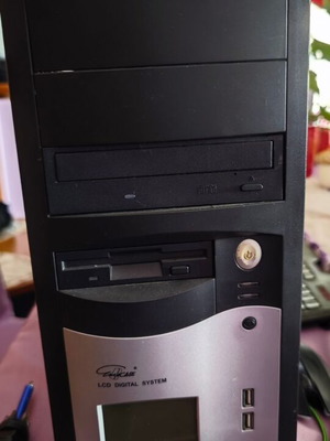 Κουτί PC μεταχειρισμένο με τροφοδοτικό 350W, CD-ROM και οθόνη LCD
