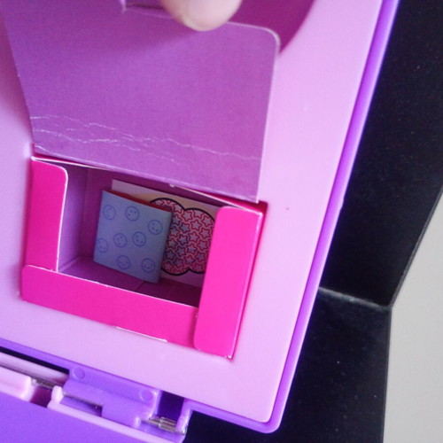 Funlockets secret suitcase used with accessories
