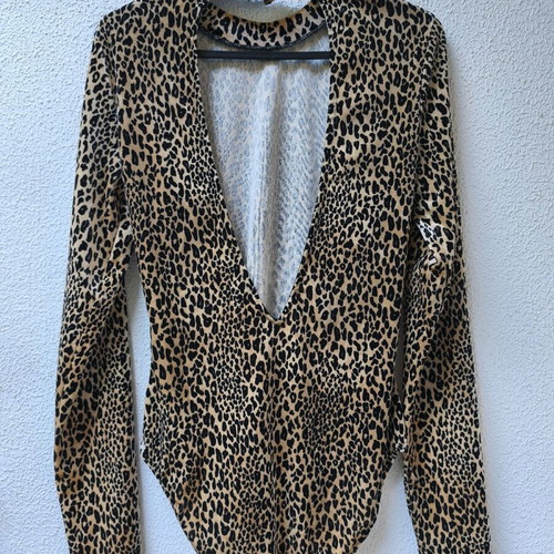 H&M Small leopard print bodysuit like new