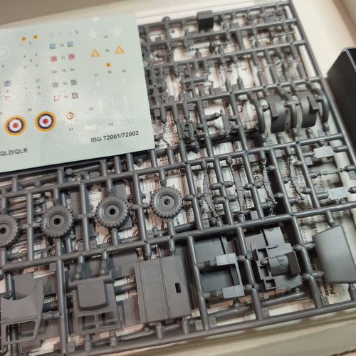 Bedford 1/72 model kits, 2 sets, new