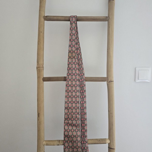 Faberge silk tie with unique pattern, like new, multicolor red