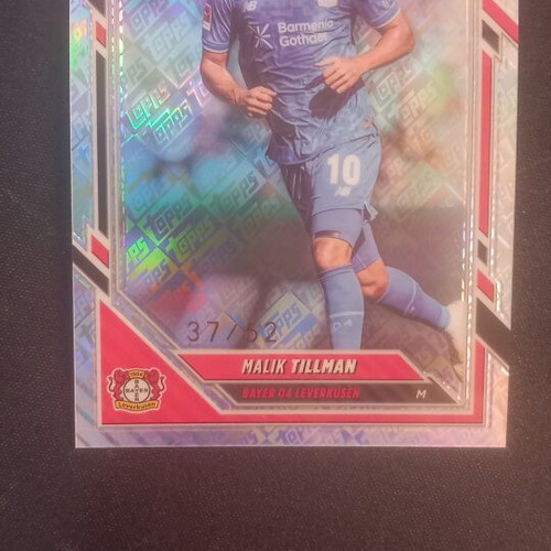 Malik Tillman Topps Chrome Bundesliga card