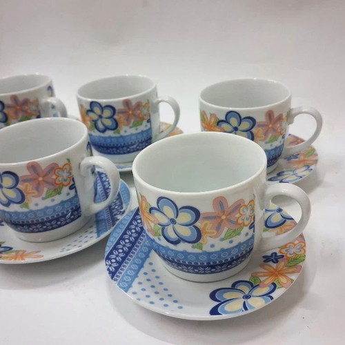 Vintage porcelain coffee cups with saucers set of 6 new