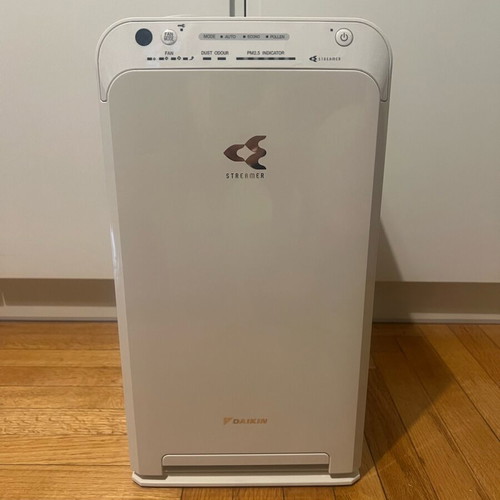 Daikin air purifier with Streamer technology like new