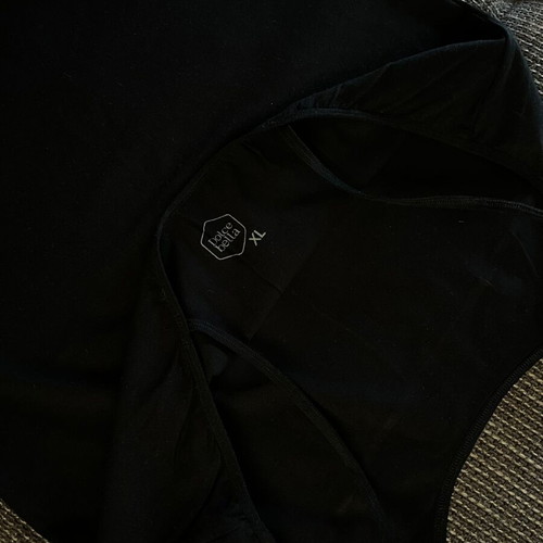 Basic black cami top XL, like new, thin straps