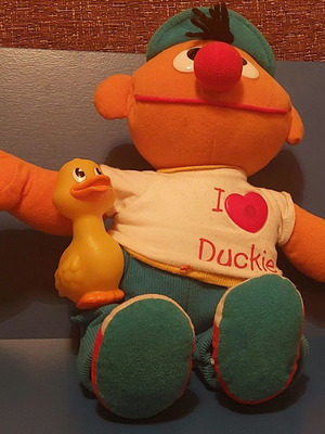 Λούτρινος Ernie I love duckie μεταχειρισμένος από Sesame Street 1997 Tyco