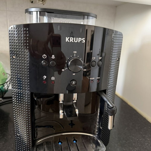 Krups Espresseria Automatic EA80/EA81 coffee machine like new