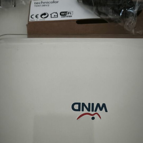 WIND Technicolor TDS136V2 wireless router with ADSL2+ and Ethernet switch