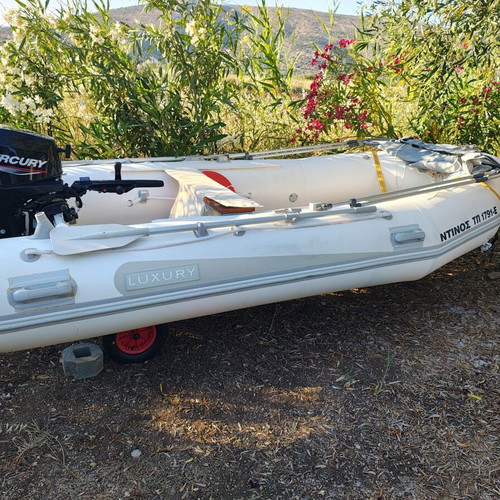 Calegari 3.80 Boat like new with Mercury 20HP engine