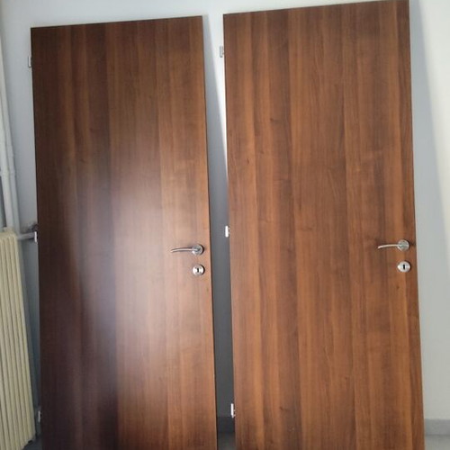 Interior doors set of 4 like new, walnut laminate, aluminum handles