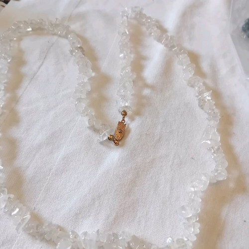 Long necklace with natural quartz crystal new