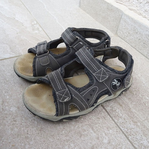 Children's sandals used, 2 pairs, size 31, leather