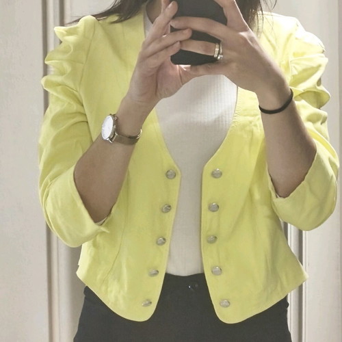 Apanage cropped jacket with puffed sleeves like new, yellow