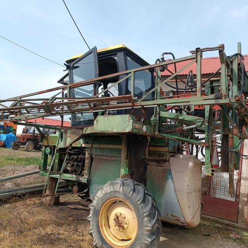 John Deere sprayer used for spare parts