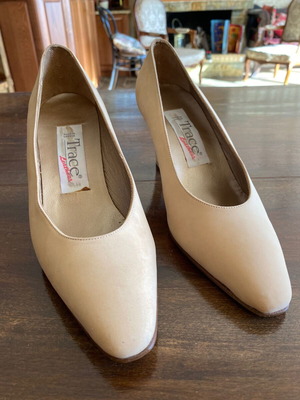 Women's pumps size 39 new, castor suede, beige