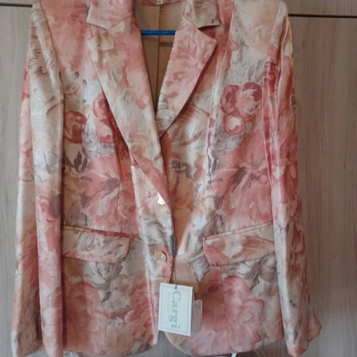 Women's suit new, pink multicolor, size 46