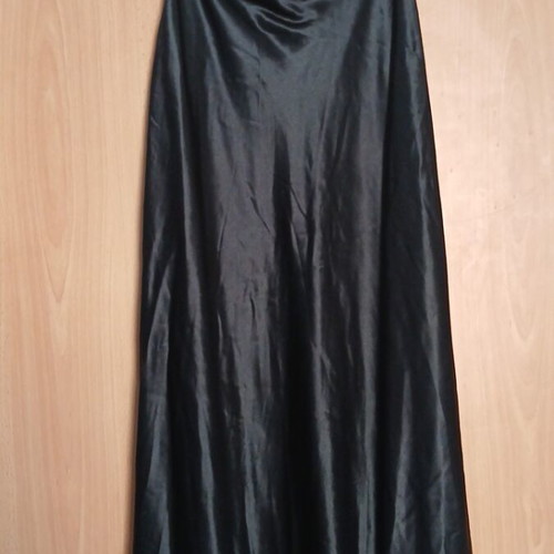 Satin black maxi skirt New Look like new, side buttons